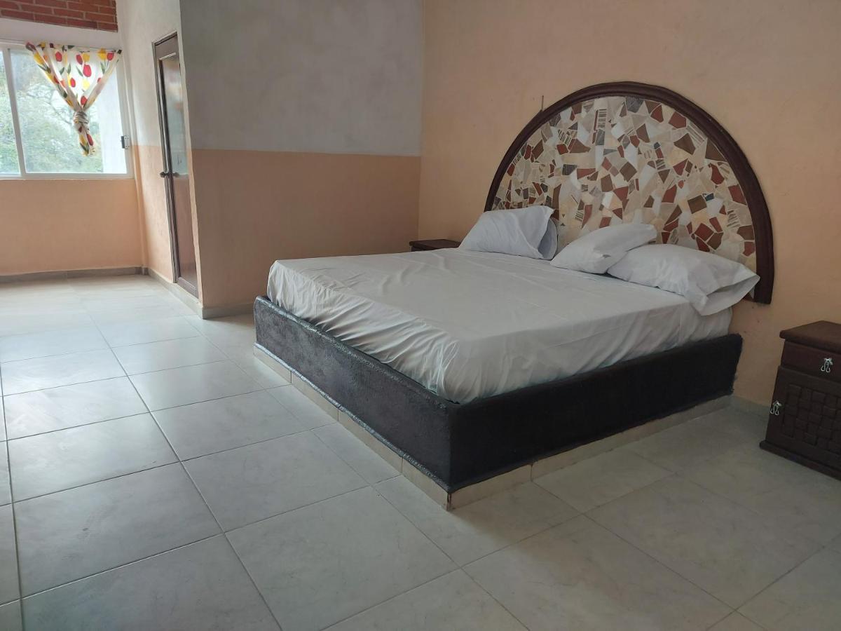 Auto Hotel Jardines De Amatitlan كويرنافاكا المظهر الخارجي الصورة